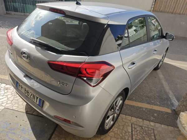 Hyunday i20 1.2 benzina - Image 5